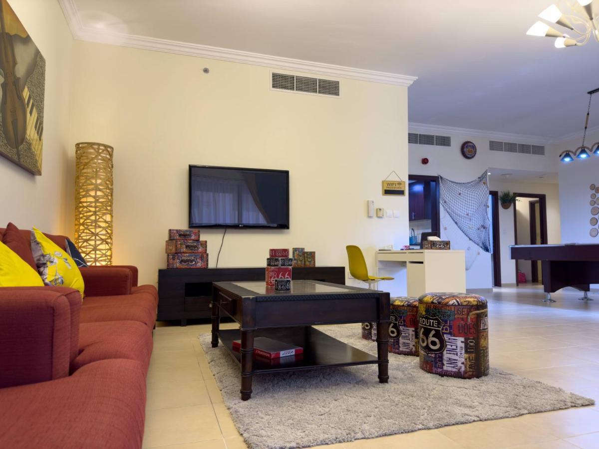 Route 66 Beach Hostel 迪拜 外观 照片