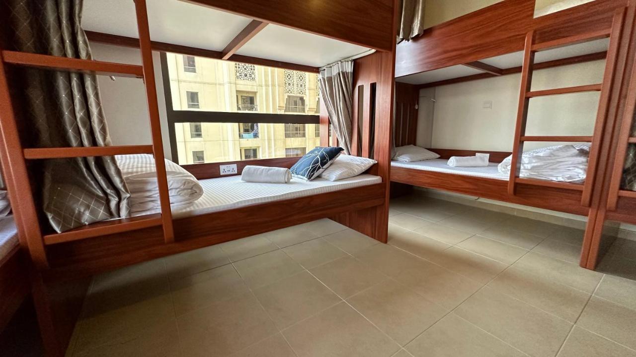 Route 66 Beach Hostel 迪拜 外观 照片