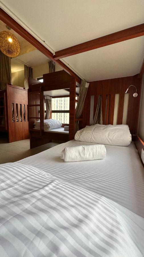 Route 66 Beach Hostel 迪拜 外观 照片