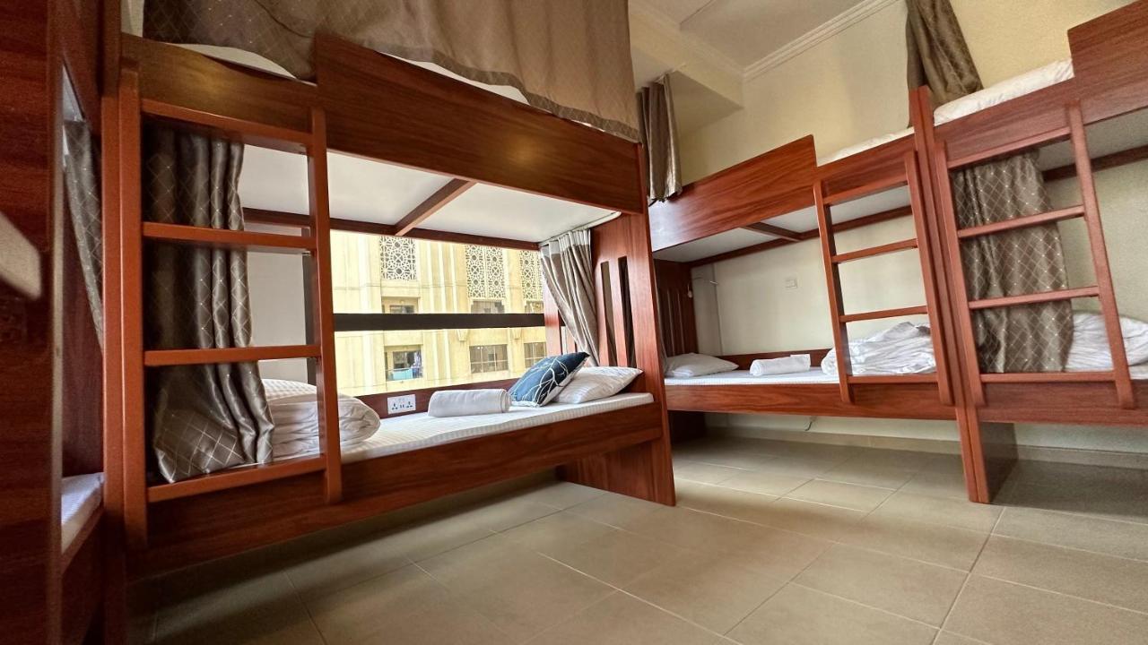 Route 66 Beach Hostel 迪拜 外观 照片
