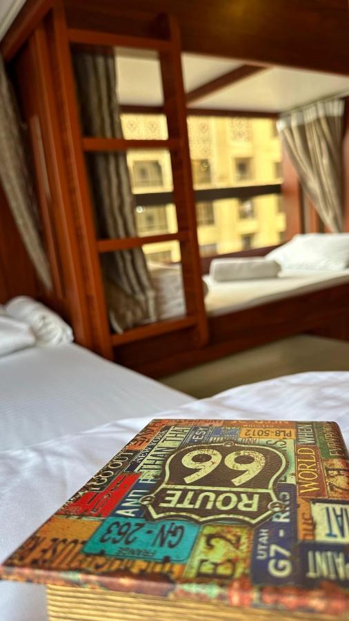 Route 66 Beach Hostel 迪拜 外观 照片
